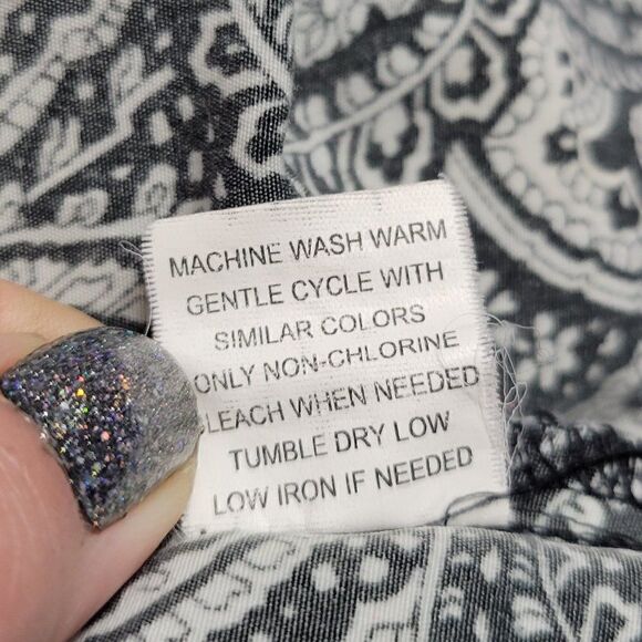 Notations Black & White Paisley Medium Dressy Casual Patterned Button Blouse - Picture 9 of 9